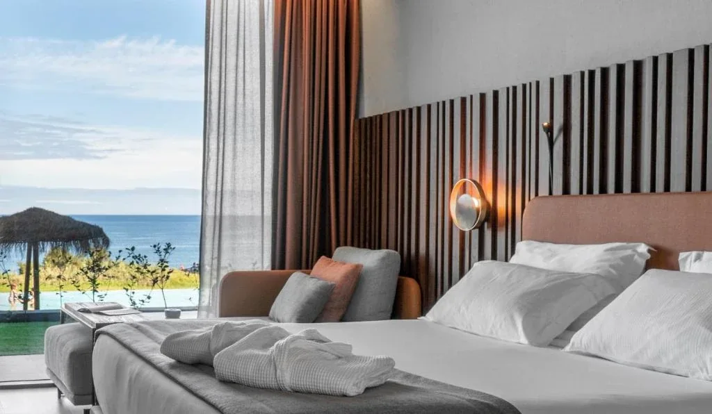 Quarto do Hotel Verde Mar & Spa com vista para o mar